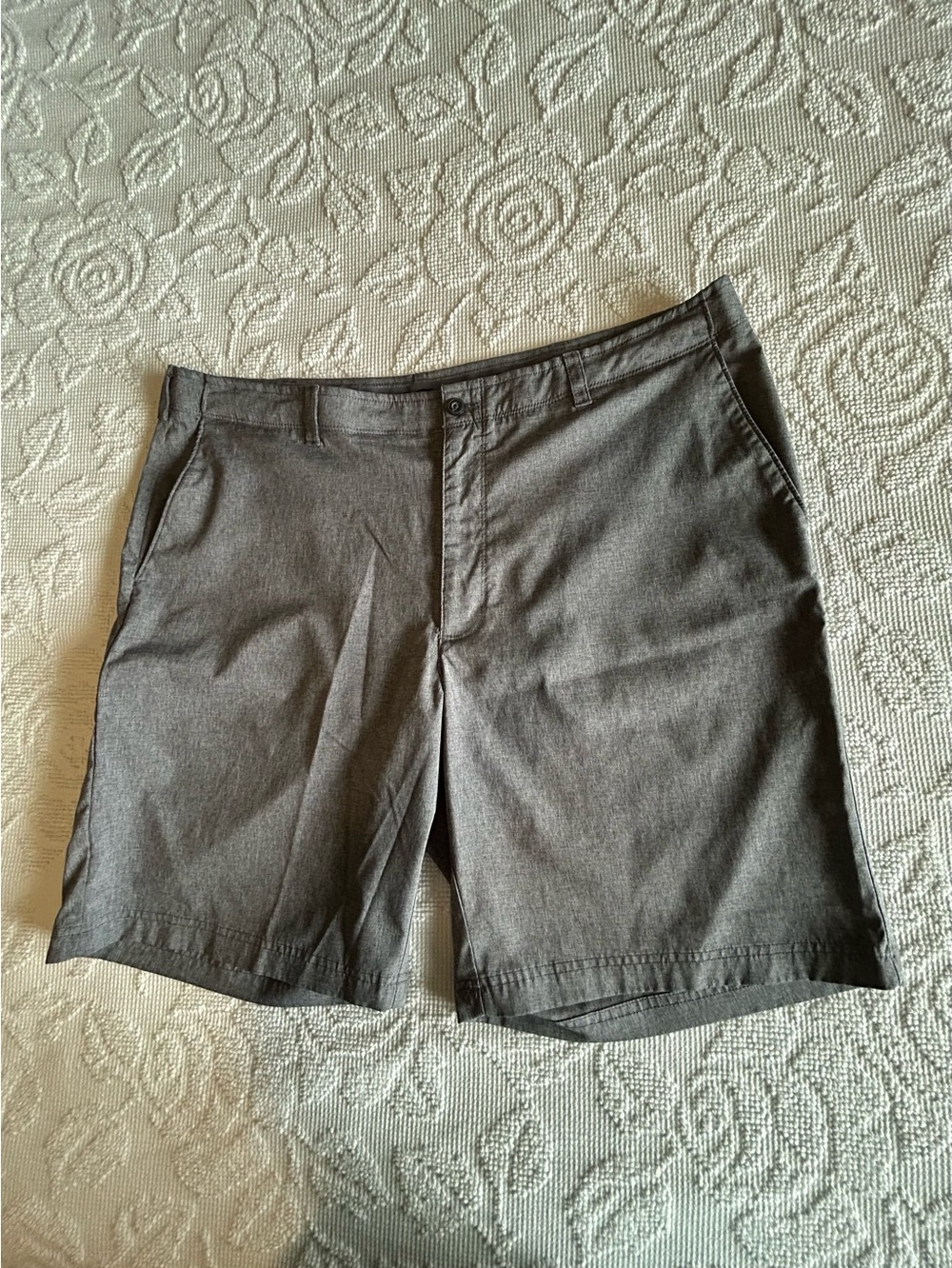 PGA TOUR Mens Gray Golf Shorts Size 42 Stretch Performance 9.5 Inseam Athleisure